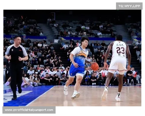 赵睿加盟北京男篮，与周琦组成新双核阵容