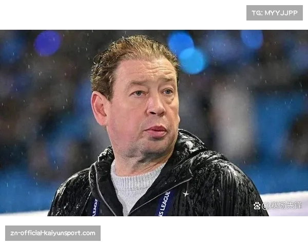 上海申花逆转战术：斯卢茨基换人调整成比赛转折点