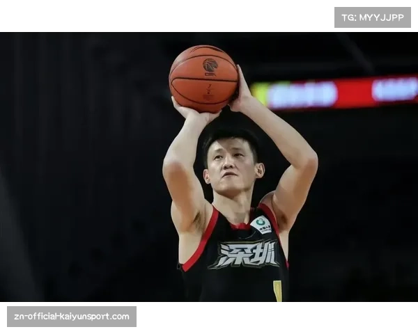 周鹏800场里程碑夜，全场观众起立鼓掌致敬老将